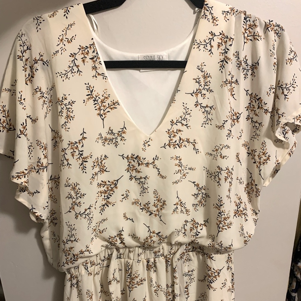 Floral midi dress!